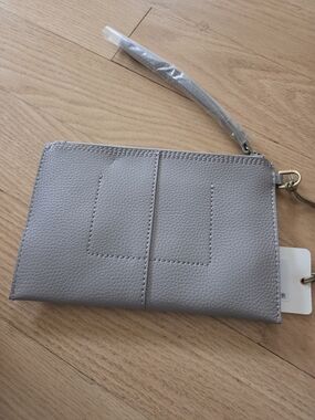 HOBO Gray Women's Wristlet Wallet - Sleek Pebbled Leather - NEW